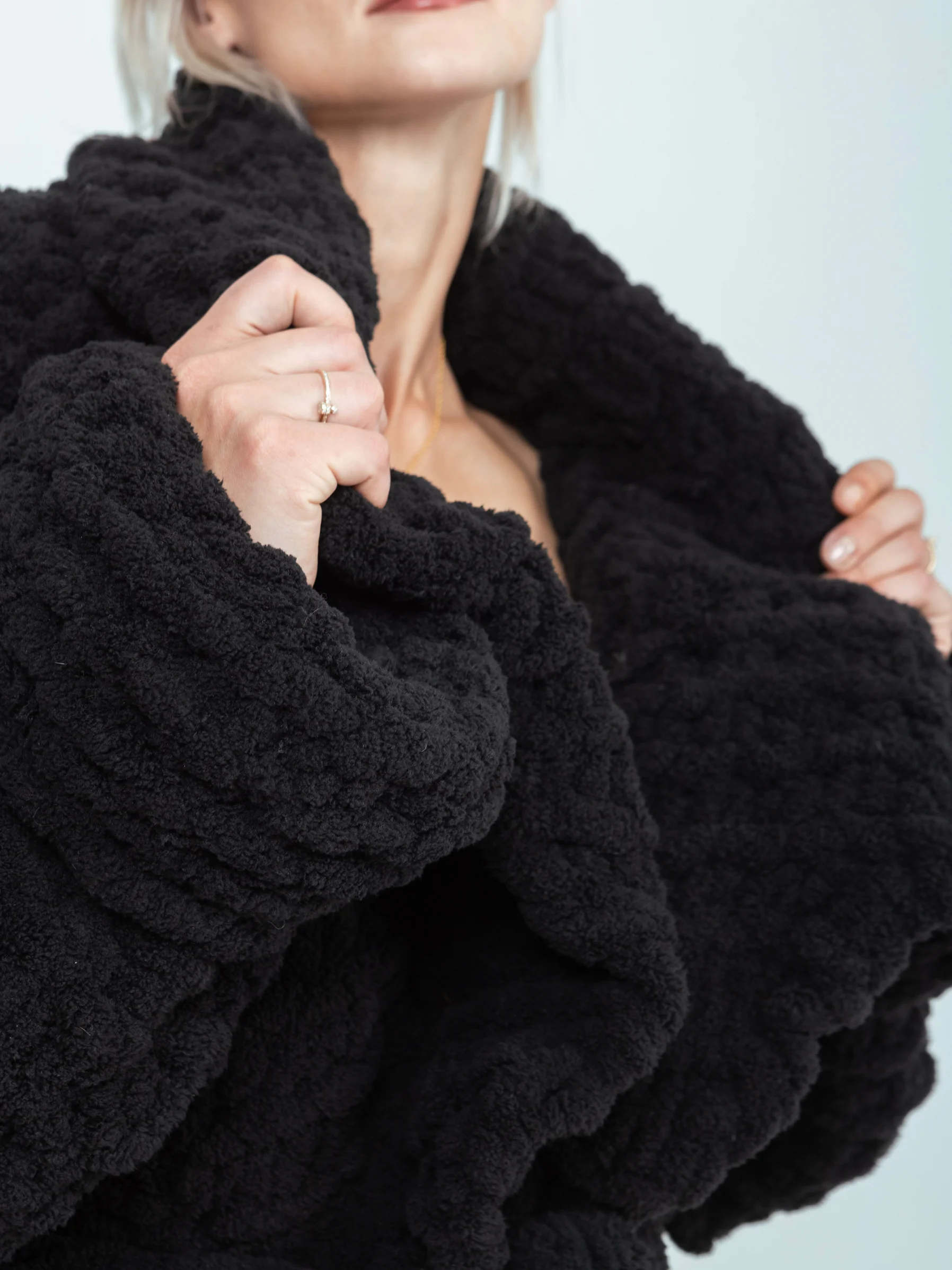 LADY VANISHED HAND KNITTED COAT BLACK