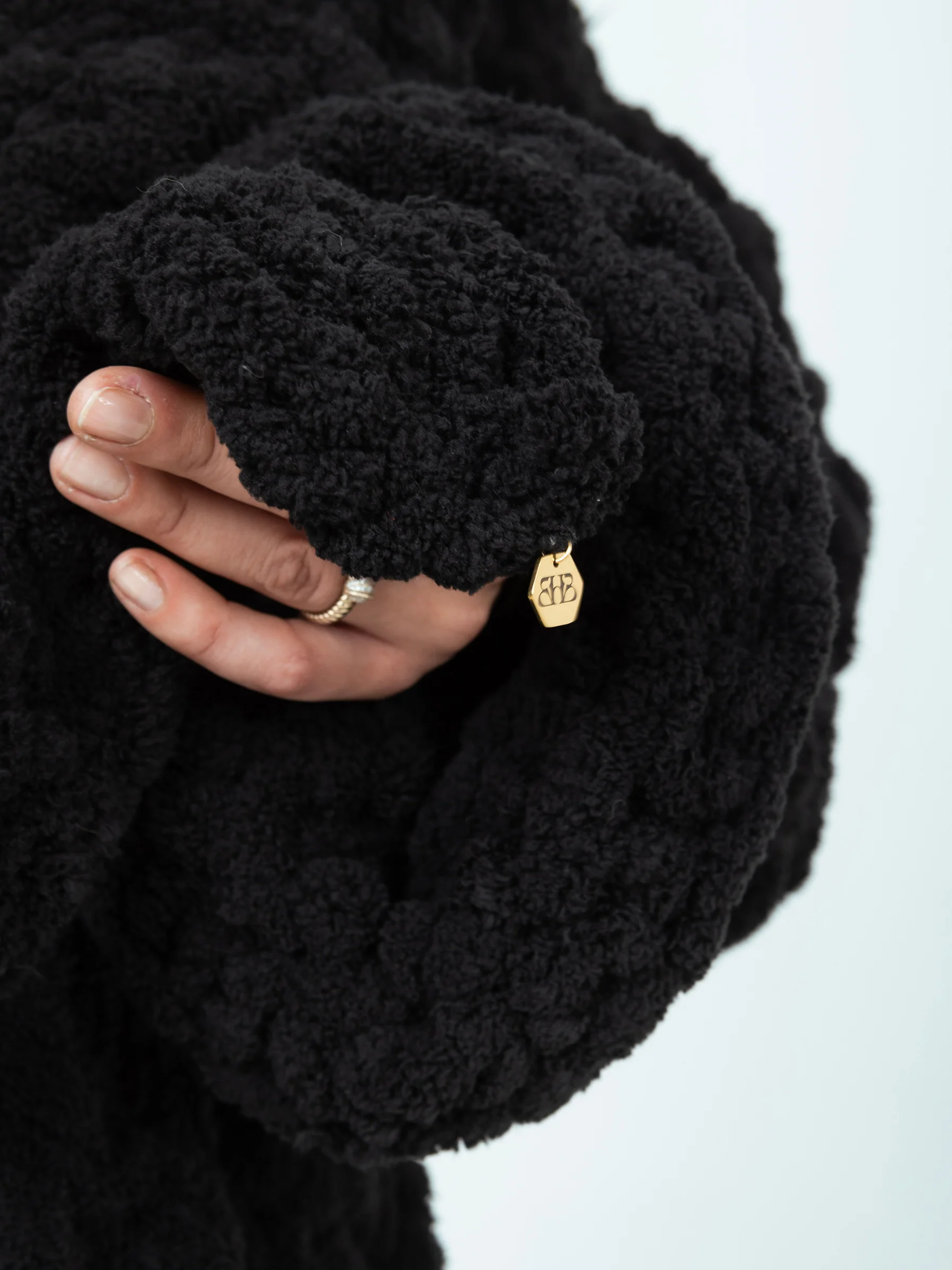 LADY VANISHED HAND KNITTED COAT BLACK
